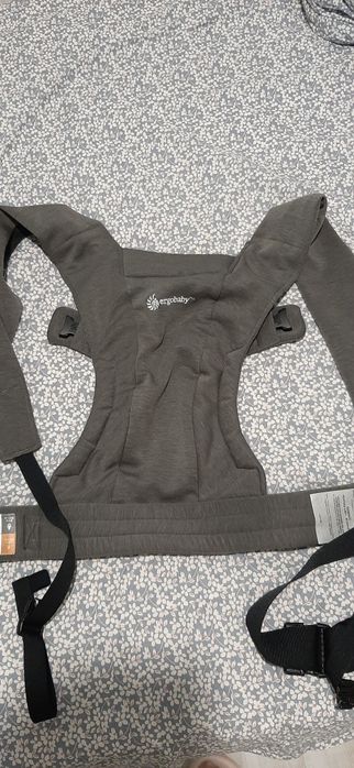 Embrace хибридна ергономична раница ERGOBABY