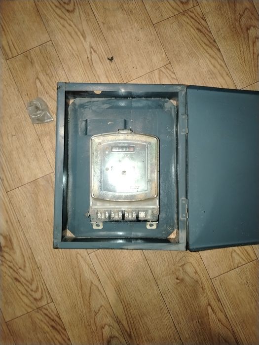 Продам электрический счётчик