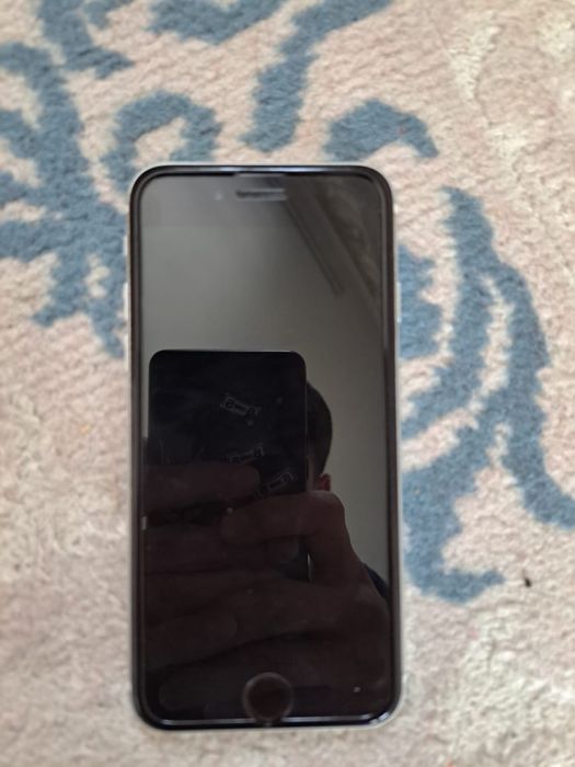 Продам Iphone Se 128gb