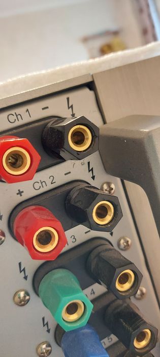 Усилитель мощности Parasound A51