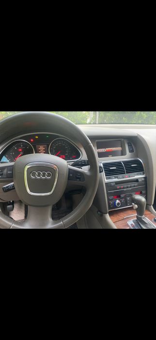 Vând masină Audi Q7