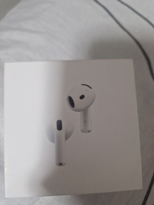Casti iphone airpods 4 mxp93zm noi!!!