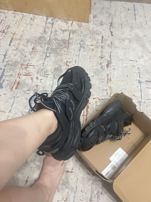 Кроссы Balenciaga 42 размер