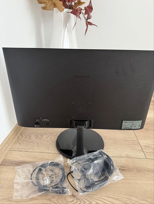 Vând Monitor Samsung