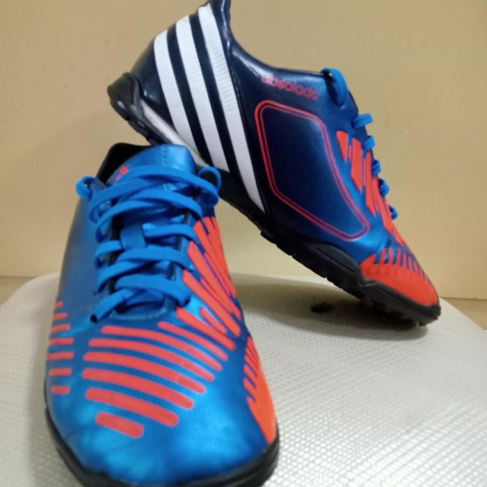 Продам кроссовки адидас