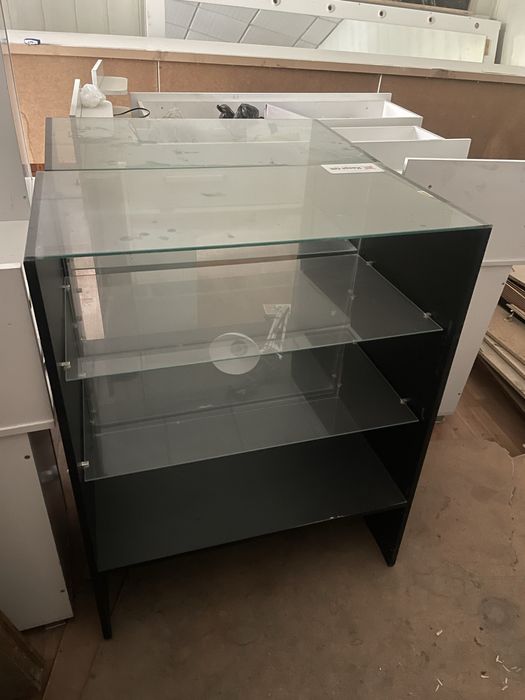 Витрина стекло продается