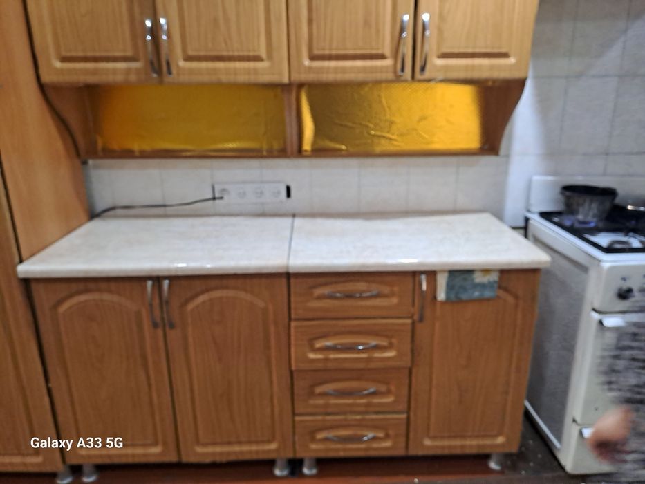 Сотилади кухунный гарнитур