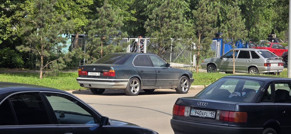 Продам е34. Застучал М50Б25