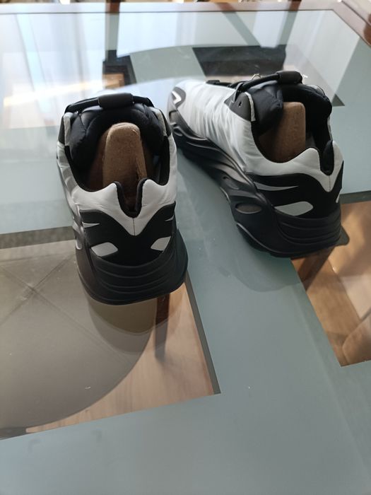 ‼️Vând adidas yeezy 700 mnvn‼️