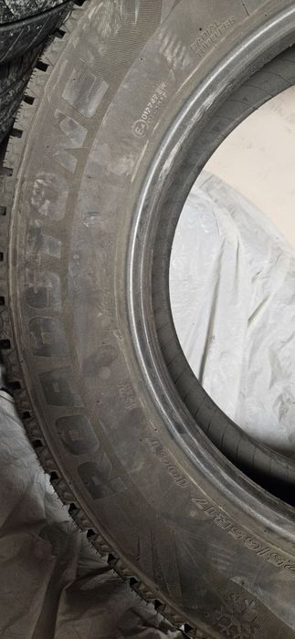 Продам зимнюю резину 225/65/17