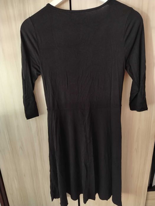 Рокля черна къса