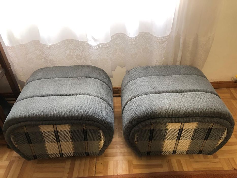 Диван с два футьола