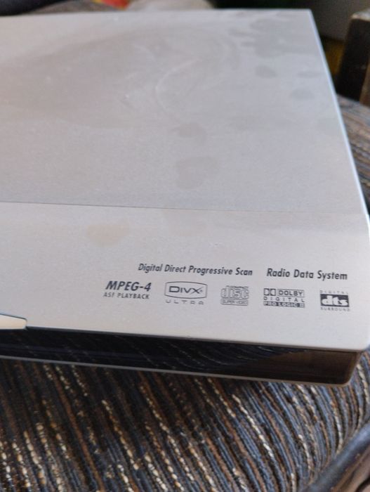 Двд със две колони JVC