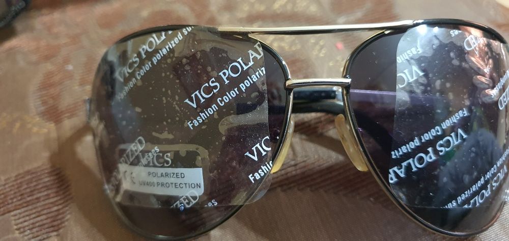 Продаются  очки Polaroid