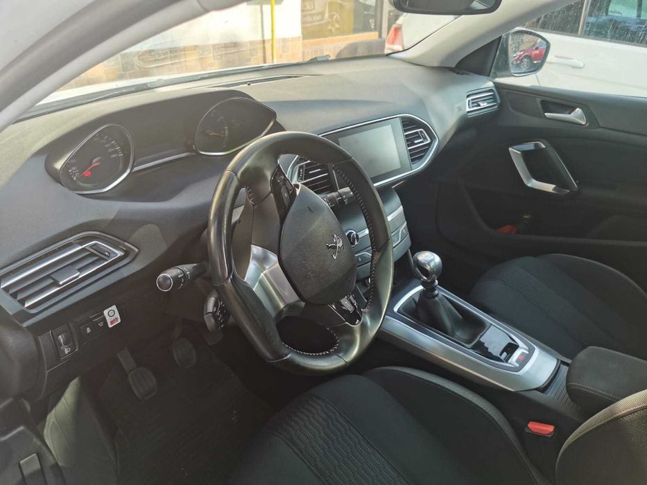 Masina PEUGEOT 308 SW 1,2 benzina 2015