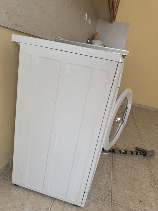 Пералня индезит чисто нова