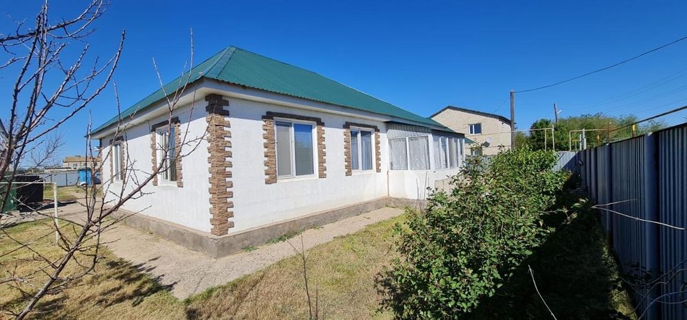 Частный дом в пригороде