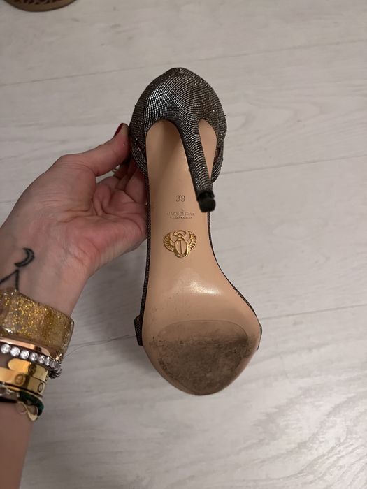 Amina Muaddi ,sandale originale