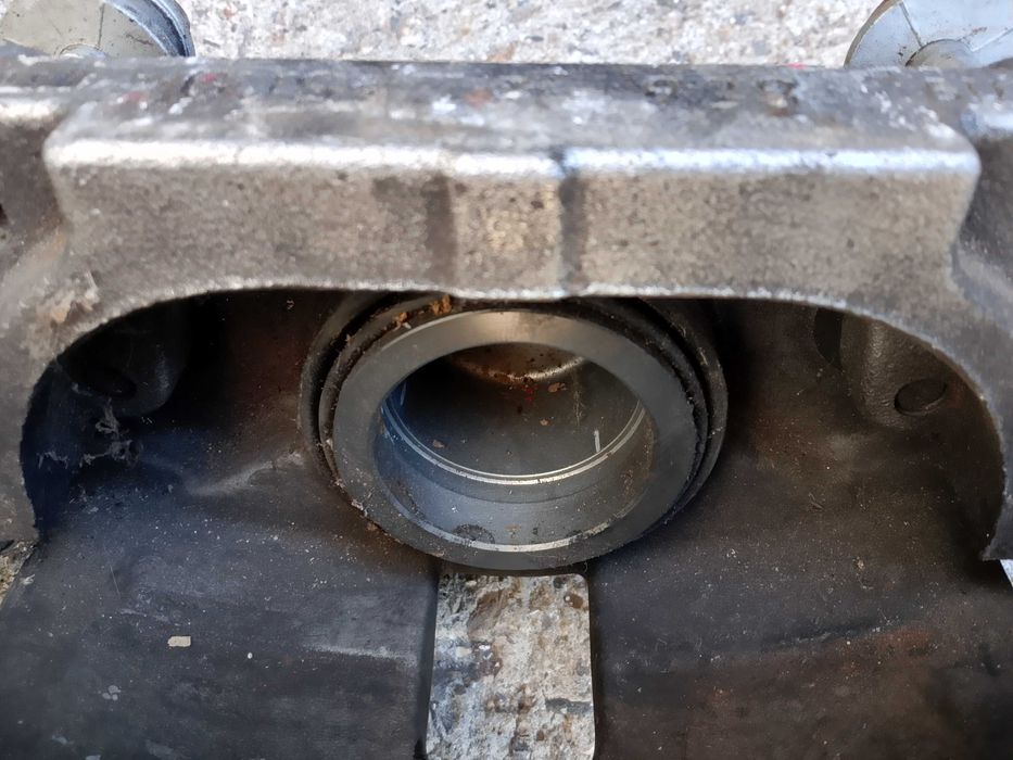 BMW F10 F11 БМВ Ф10 Ф11 предни спирачни апарати спирачен апарат супорт