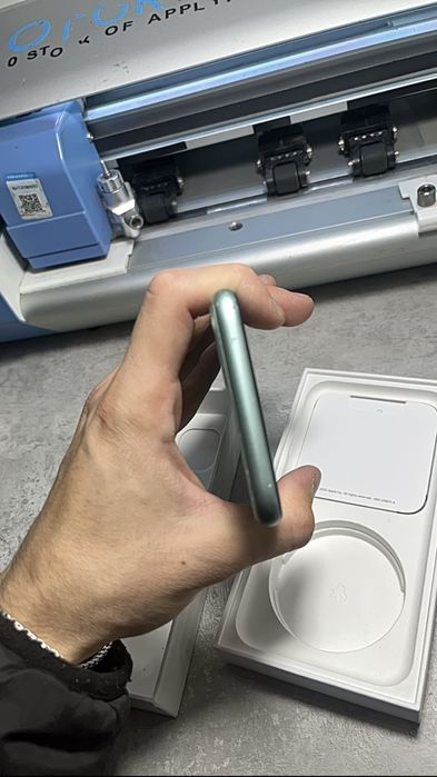iPhone 11 128ГБ 75АКБ полный комплект