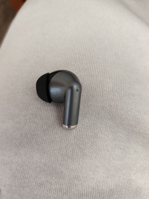 Продаю Наушники Eleron