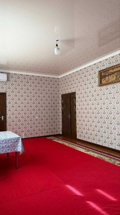 Продам угловой дом на участке 6 соток в центре Кибрая