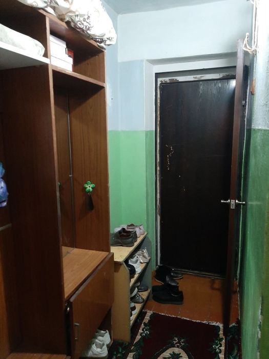 Шахар марказида 2 хонали уй сотилади