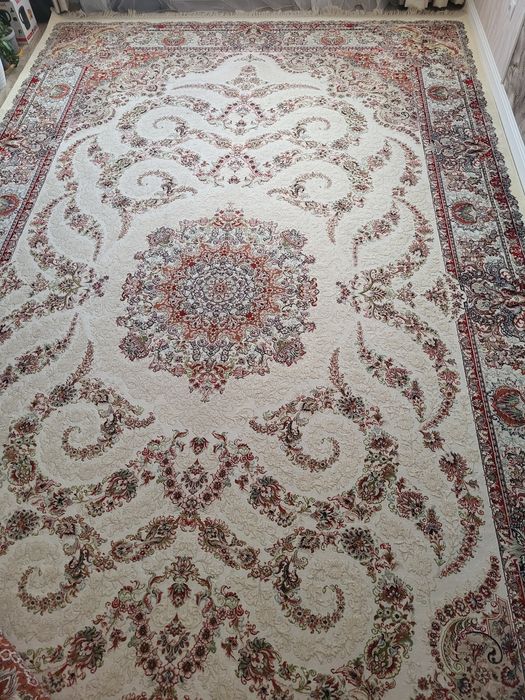 Продам  ковры 300см×200см оригинал,размеры разные