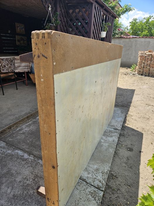 Vând saltea și suport de pat lemn 120×190
