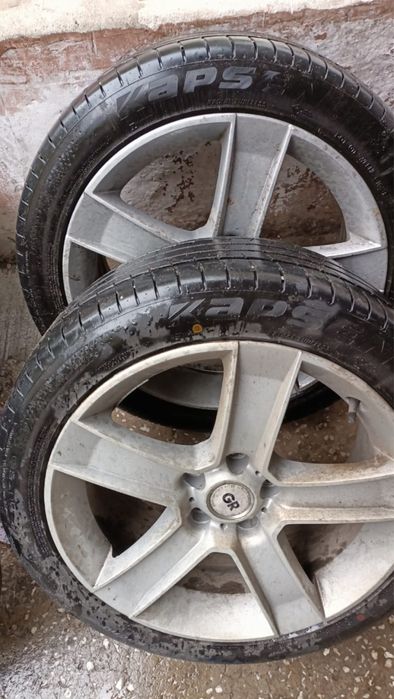 Продам резину на камри