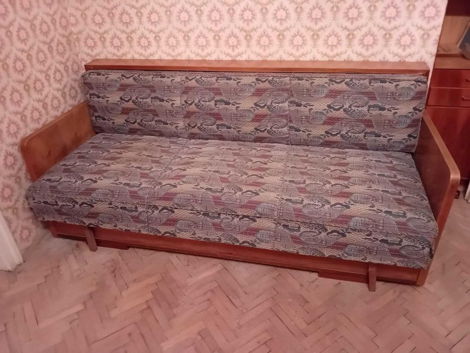 Разтегателна ретро кушетка