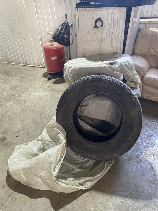 продам шины 265/65 r17 nokian