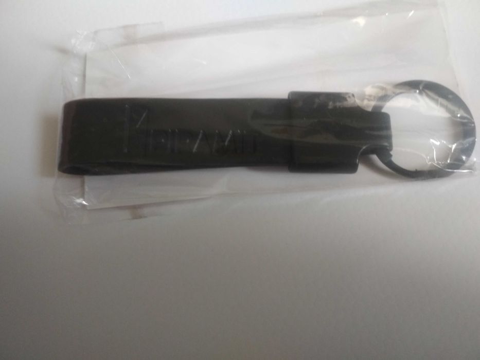 Продам новые брелки