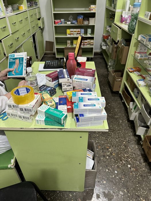 Продаю Мебель для аптеки.Торг уместен.