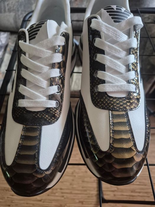 Продам кроссовки мужские