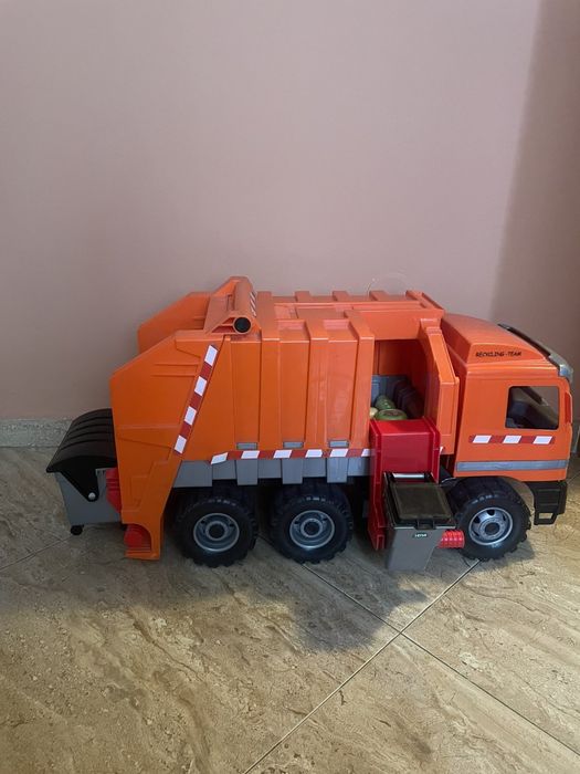 Лена мерцедес боклукчийски камион