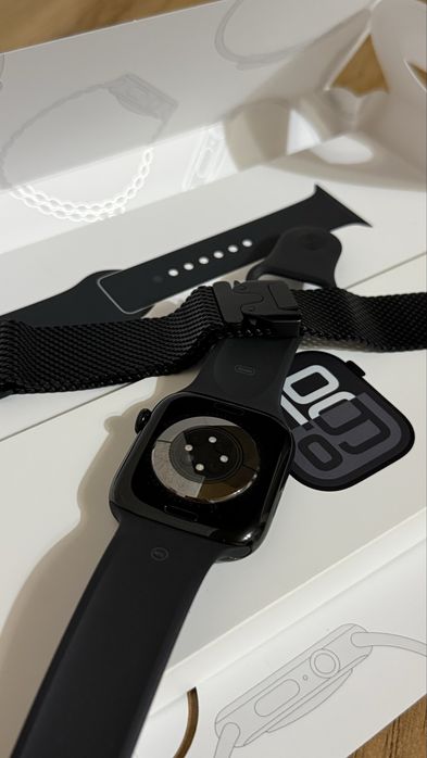 Apple Watch Series 10 46mm Jet Black MILANSE LOOP