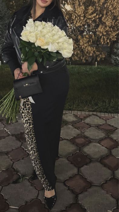 Платье в обтяг длинное с рукавами