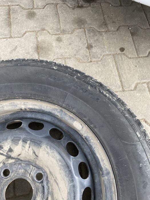 Продам шины с дисками и колпаками