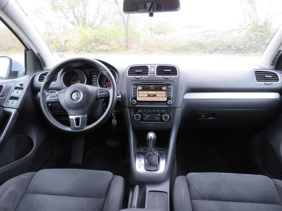 Volkswagen Golf 6 1.6Tdi DSG Navi регистриран