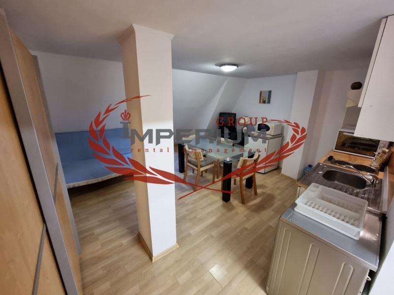 Дава се под наем Двустаен апартамент в Варна, Център - 55 кв.м за 382.5 € - Снимка #2