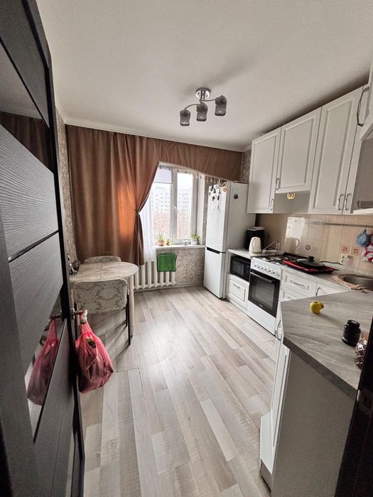 Продам 4 ком квартиру