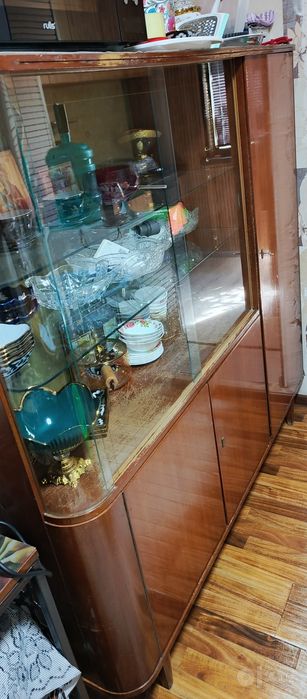 Продается сервант