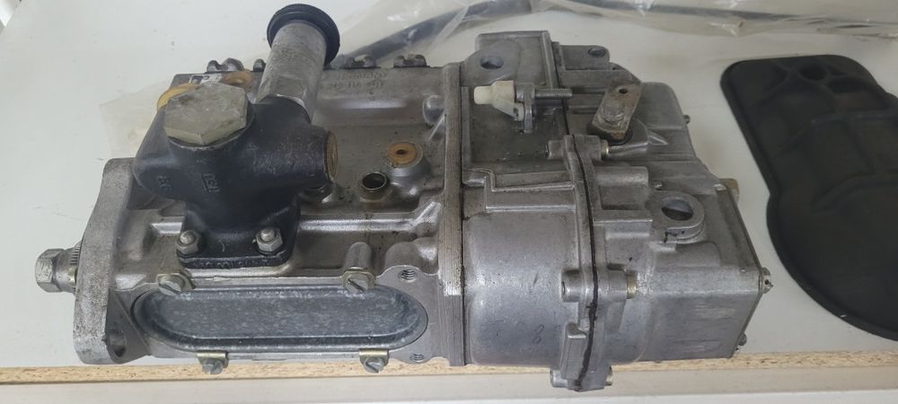 ГОРИВО  НАГНЕТАТЕЛНА ПОМПА за Мерцедес Помпата е нова има номера ,