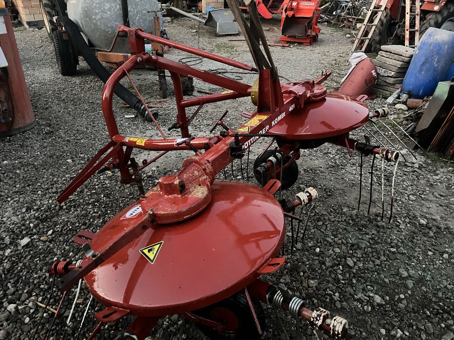 Grebla de adunat si inprastiat 2 in 1