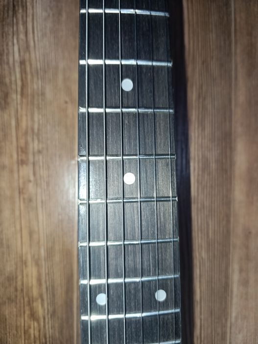 Электрогитара Explorer Ebash