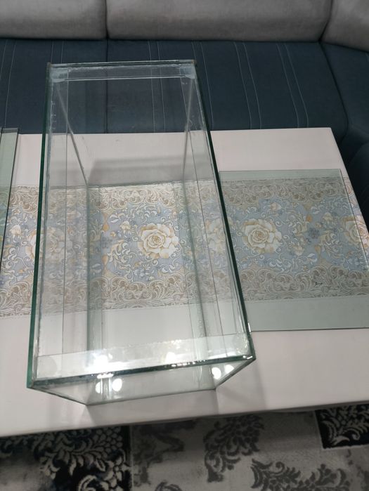 Akvarium sotiladi yangi qalin 0.6 lik oynadan razmeri 60 ga 40 Eni 30