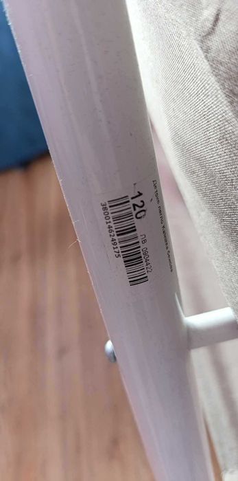 Представям ви бебешка кошара MONI малка удобна за местене.