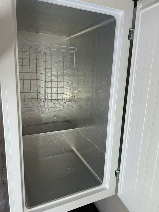 Продаётся морозильник новый Hisense