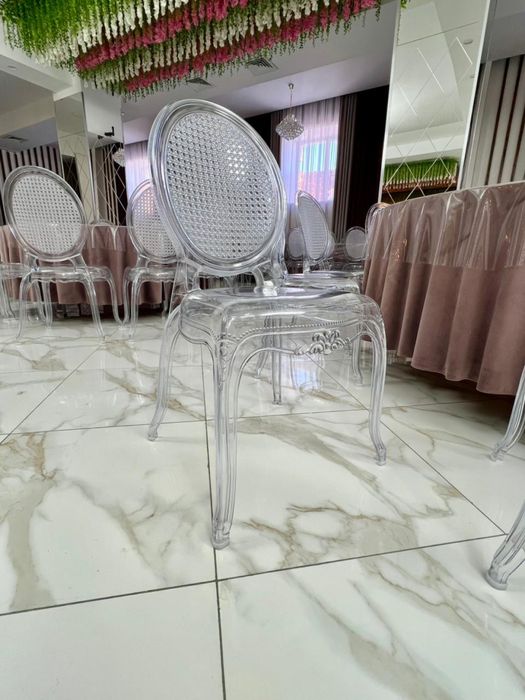 Стулья новые 100 штук